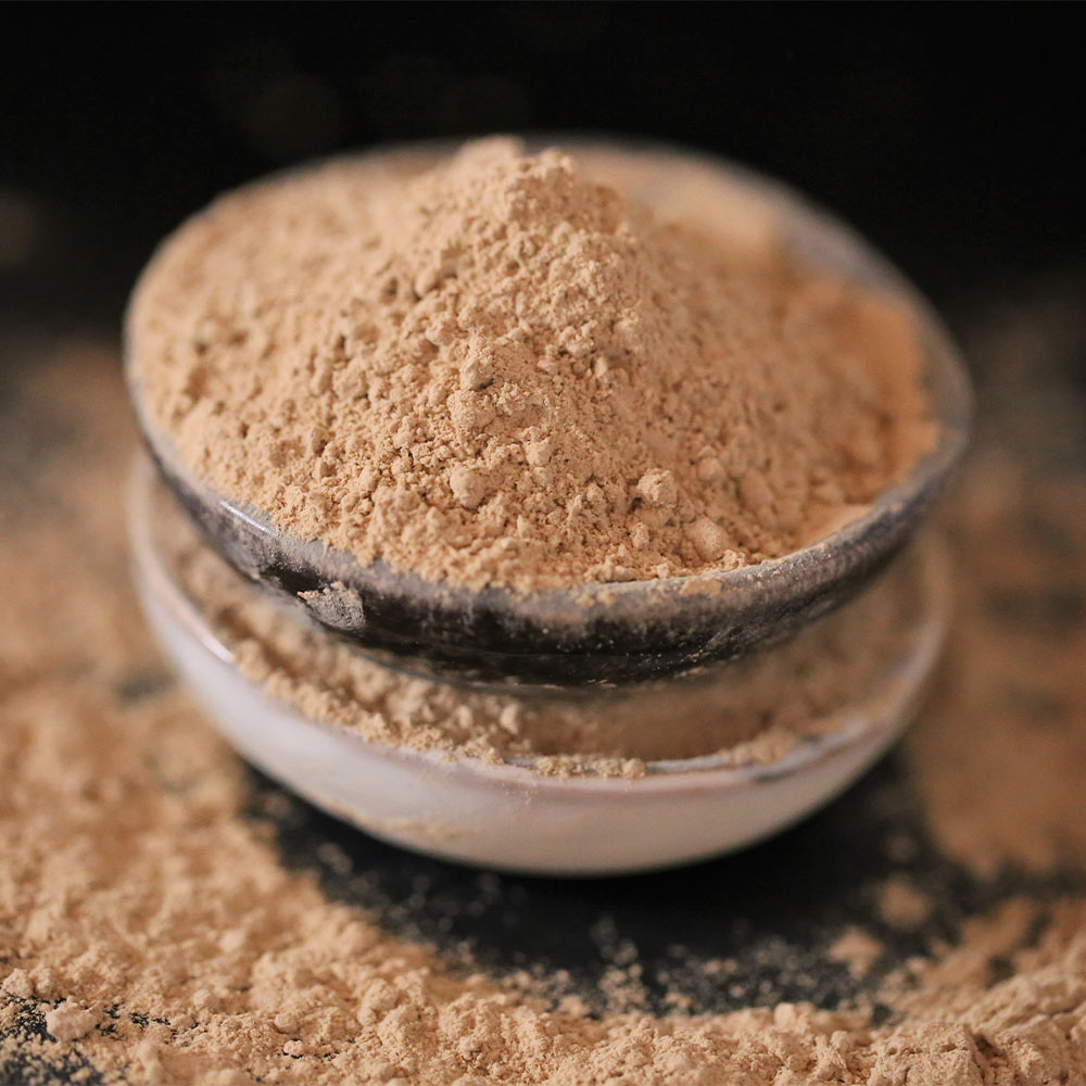 maca cerna 1000x1000